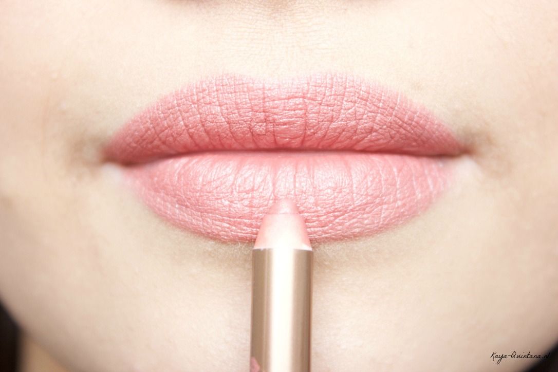 Kiko Creamy colour comfort lip liner 301 KayaQuintana